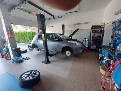 Auto Centrum Szulc Wymiana Oleju,Klocki hamulcowe,żarówki,Klimatyzacja,Naprawa zawieszenia